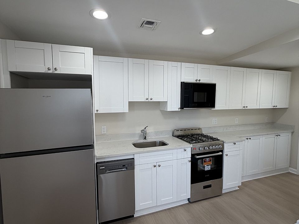 1st image of 9 Hobart Pl APT 6