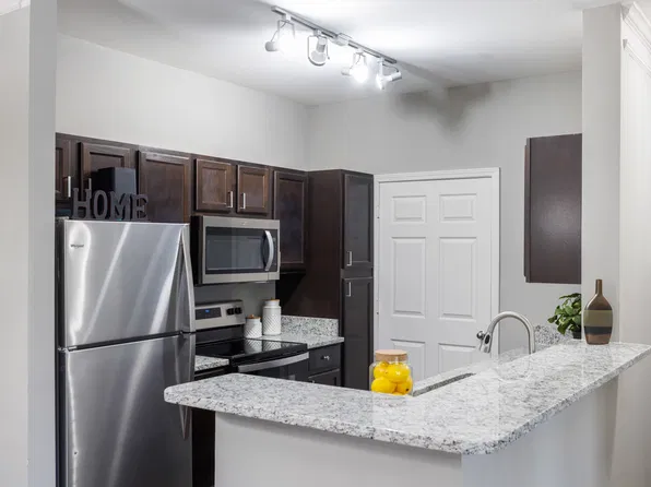 Lauren Ridge Apartment Homes