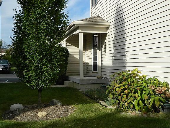 2nd image of 2507 Gardenia Dr #77D