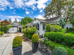 215 S 4th St, Jacksonville, OR 97530
