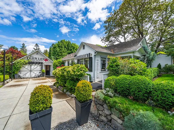 215 S 4th St, Jacksonville, OR 97530