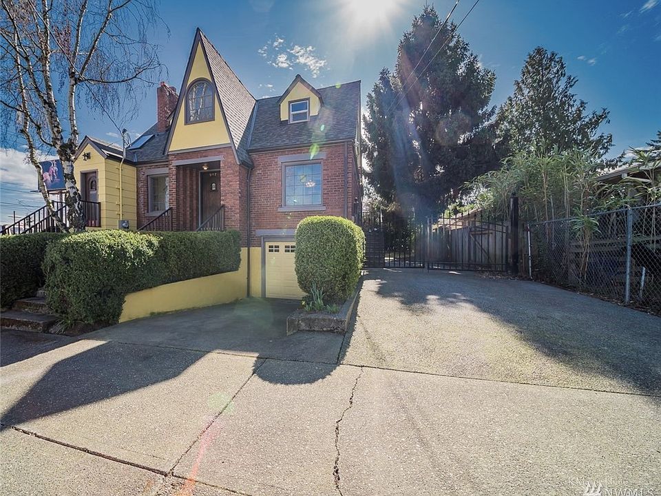 duplex with garage and RV parking