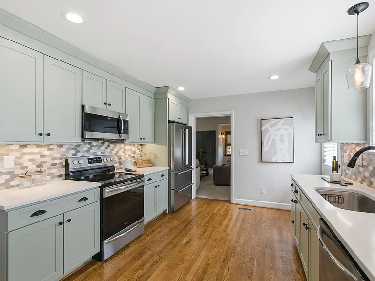 409 Barbara Dr — Photo 18