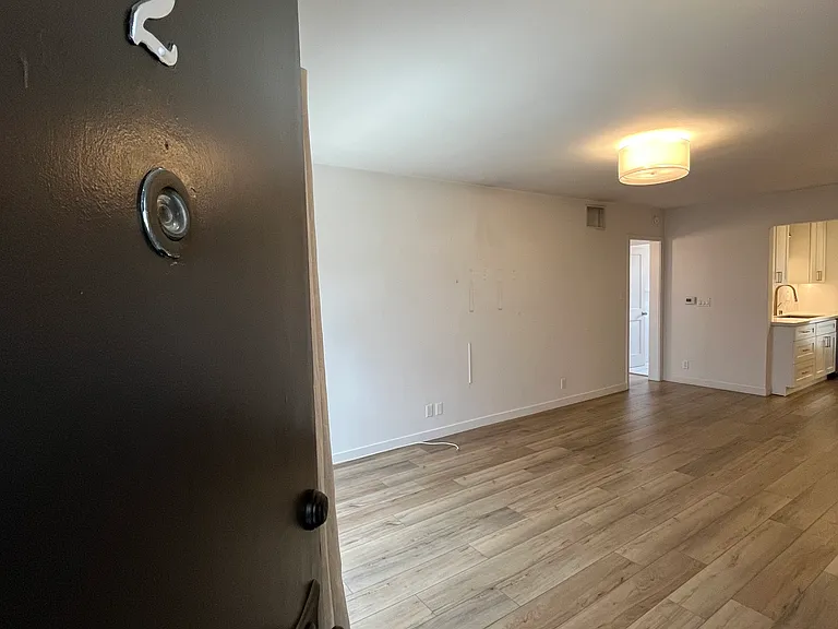 419 S Rexford Dr #2 — Photo 6