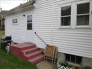 2nd image of 712 Poplar St