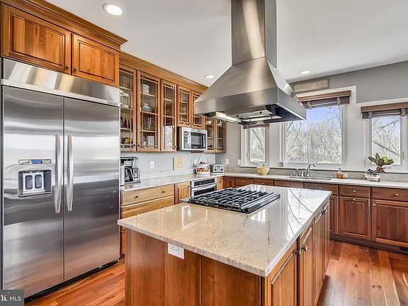 4th image of 40815 Hannah Dr