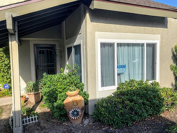 2nd image of 5031 La Cuenta Dr