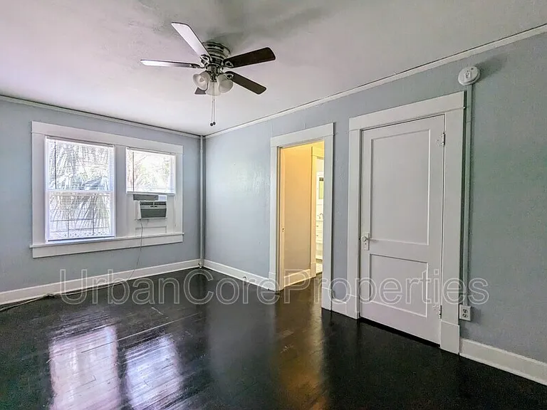 249 4th Ave N #4 — Photo 10