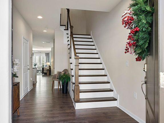 3rd image of 115 Bowerbank Ln