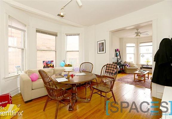 2nd image of 1214 W Fletcher St