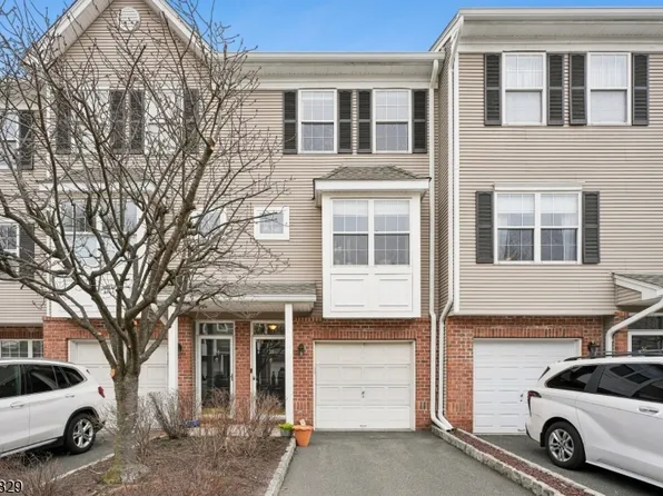 55 Greenbrook Dr, Bloomfield, NJ 07003