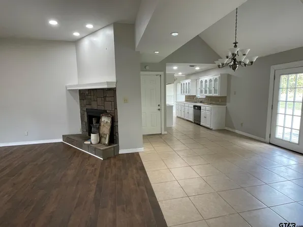 118 E G McMillan Way, Daingerfield, TX 75638