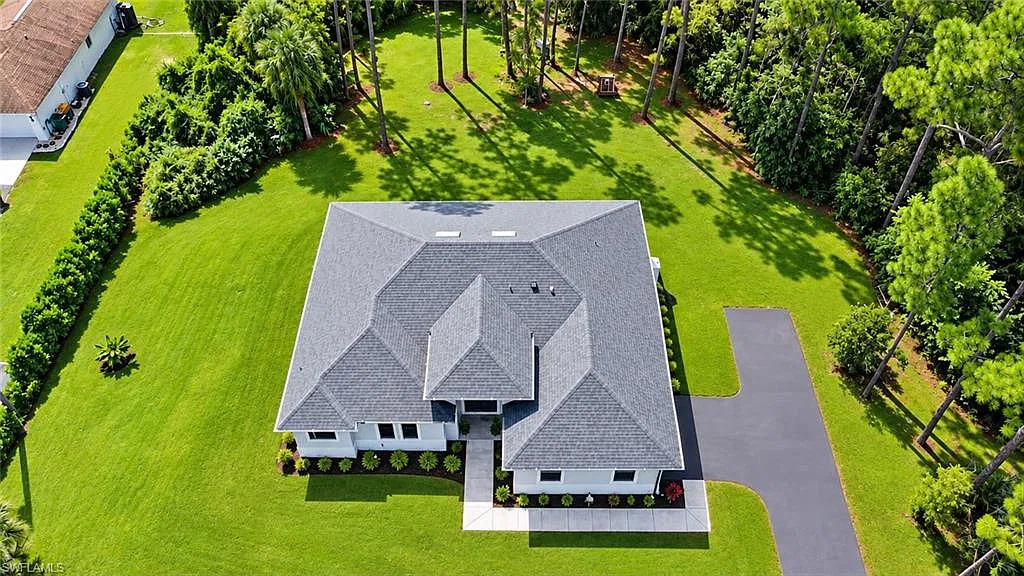 3 bed, 2.5 bath, 1927 sqft, $3,300 — Photo 3