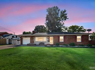 46 N Circle Dr, East Alton, IL 62024