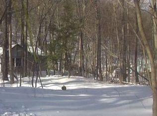 30 Lakeshore Dr NW, Sussex, NJ 07461
