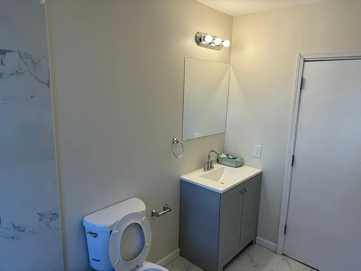 Building Photo - 132 Highland Ave #2