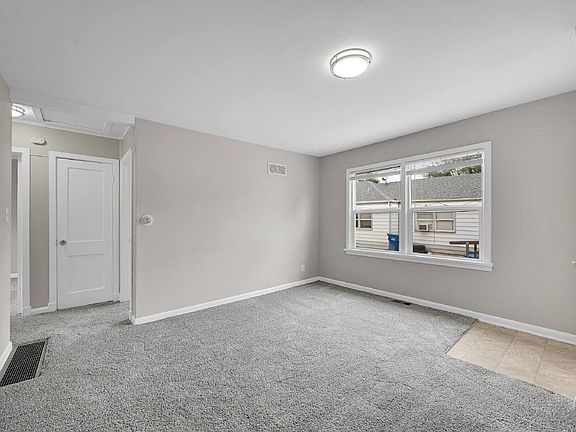 5th image of 3602-3616 S King St #3614