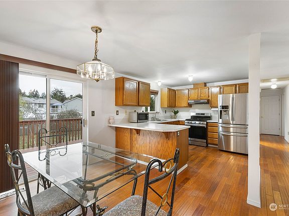 5th image of 2518 20th Street SE
