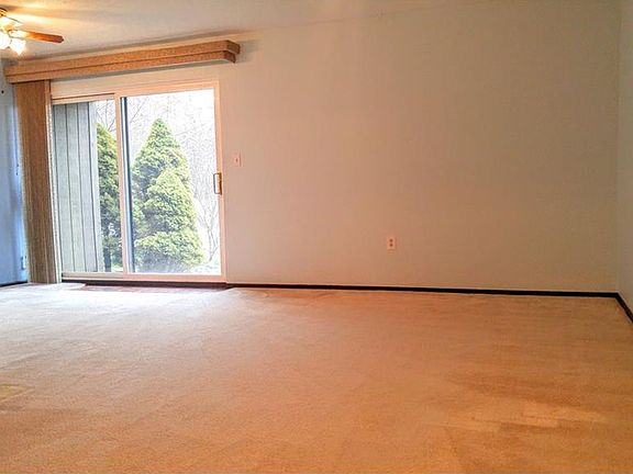 5th image of 7465 Creekwood Dr #13B