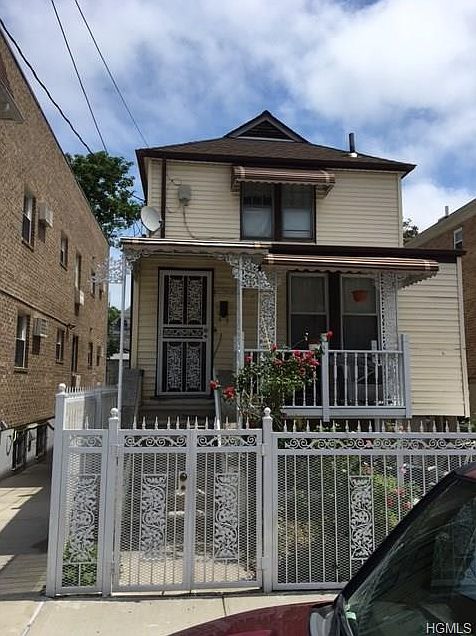 2nd image of 3940 Duryea Ave