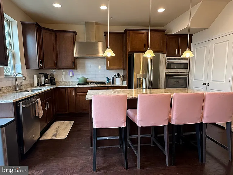 104 Vanguard Ln — Photo 7