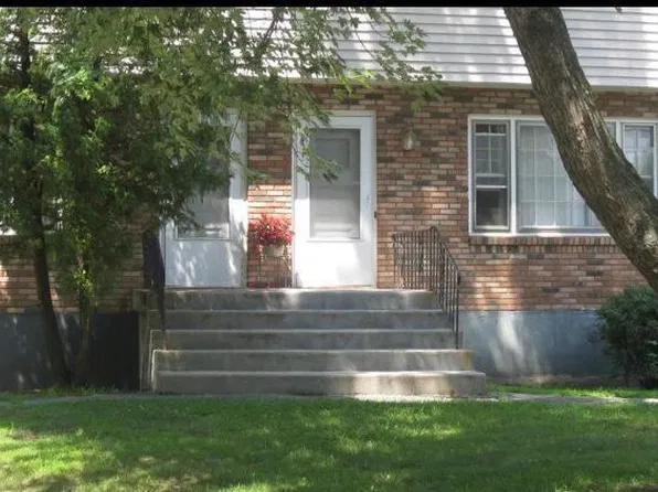 2B Lynn Ct, Albany, NY 12205