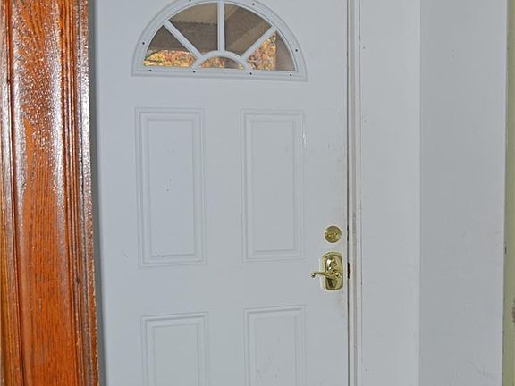 3rd image of 917 Newland Ave
