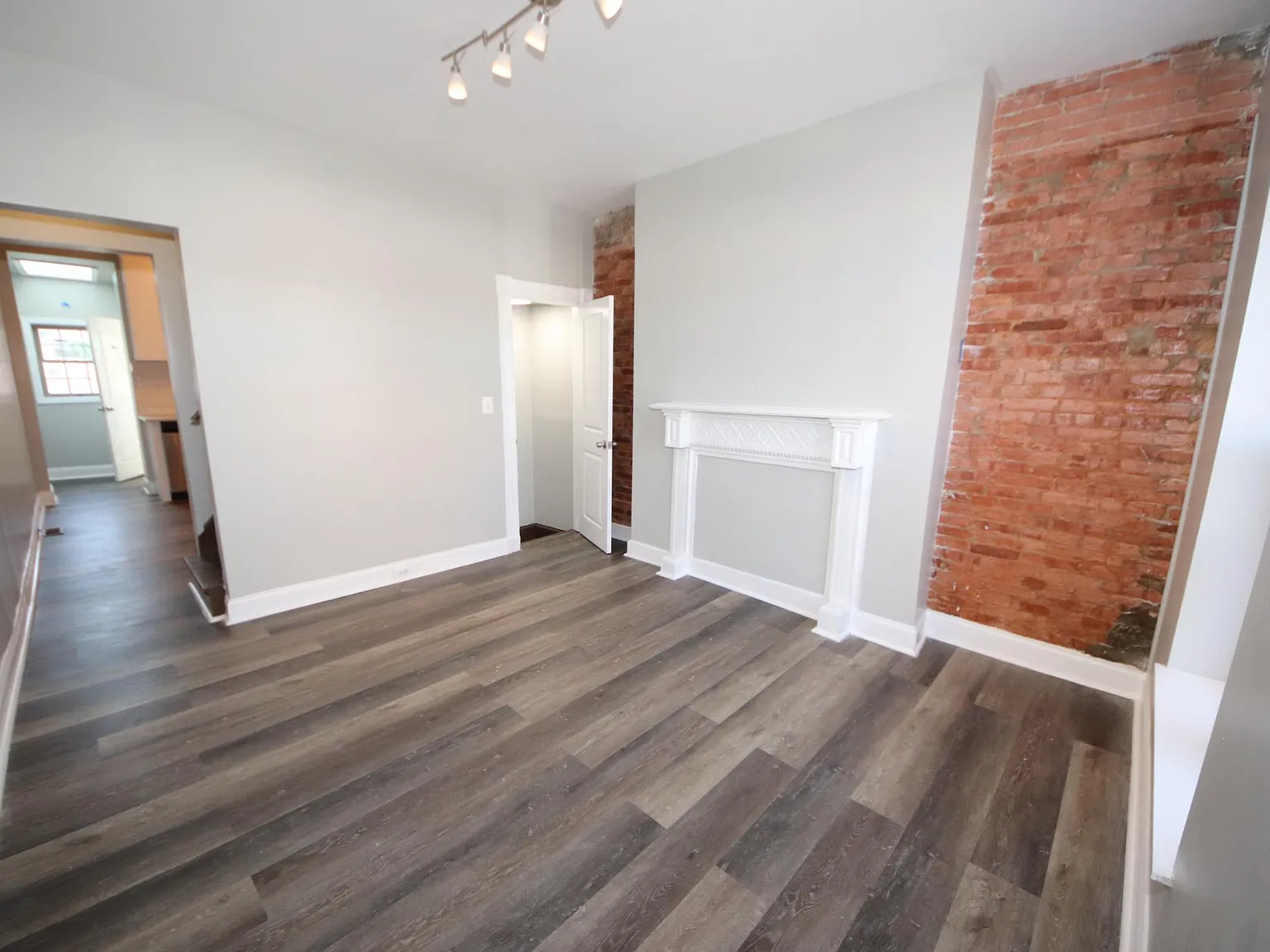 3 bed, $2,450 — Photo 2