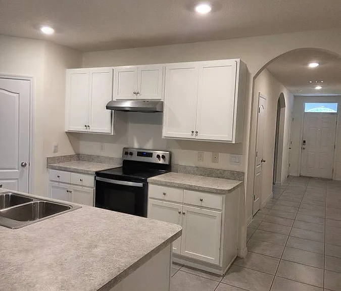 213 Churchill Ct — Photo 12