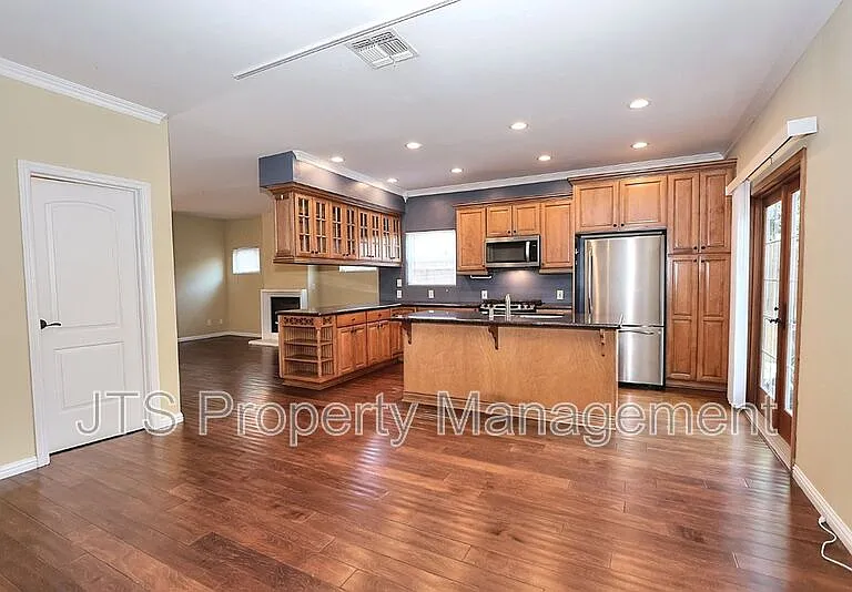 3657 24th St — Photo 27