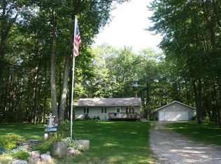 W6870 Arrowhead Ln, Crivitz, WI 54114