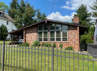 1718 Crestmont Dr, Huntington, WV 25701