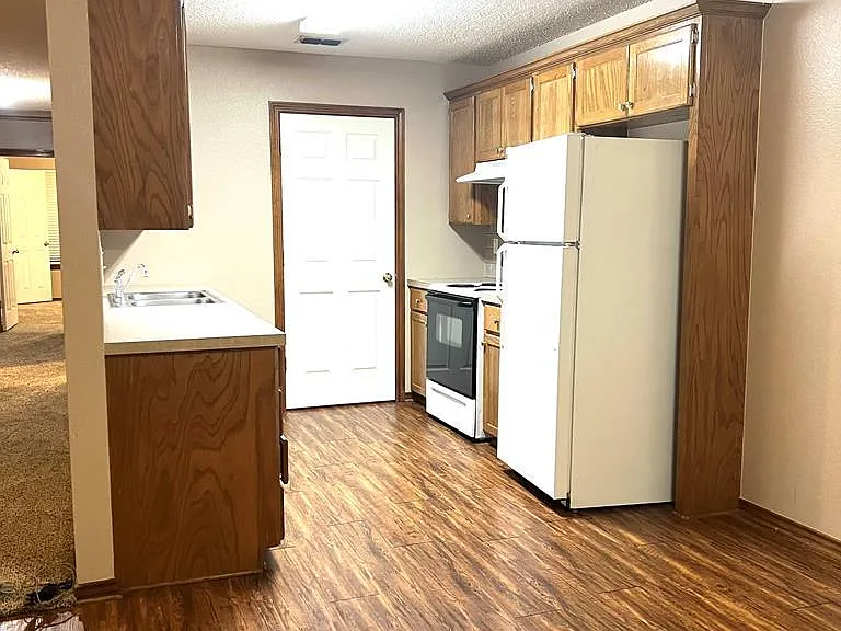5104 Galloping Way — Photo 3