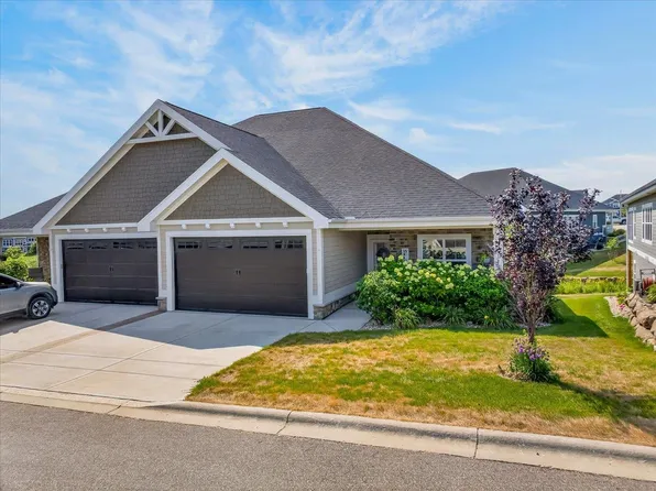 6511 Trails Edge Ct #16, Deforest, WI 53532