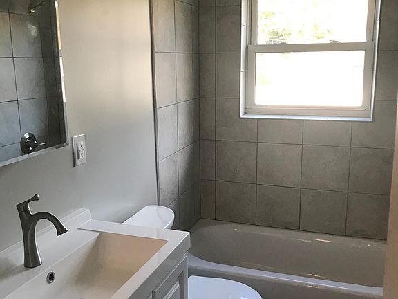 5th image of 622 Shop St APT C