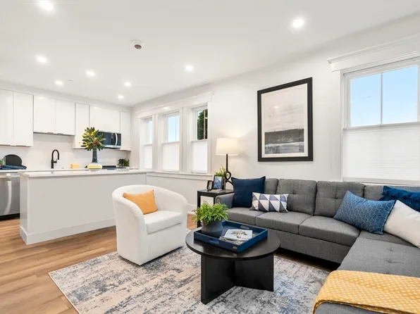 4459 Washington St Unit 3, Roslindale, MA 02131