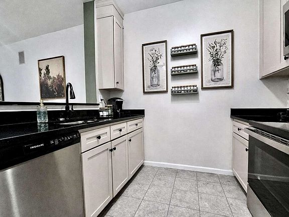 5th image of 24 Avenue At Port Imperial APT 227