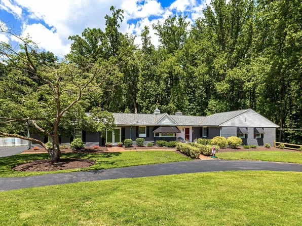 3915 Dance Mill Rd, Phoenix, MD 21131