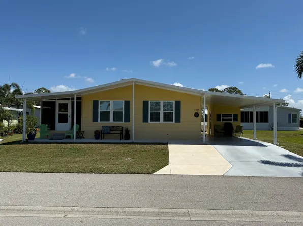 5717 Scarborough Ln, Sarasota, FL 34241
