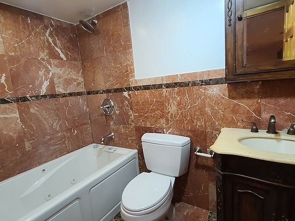 4th image of 126 E 7th St #33BE