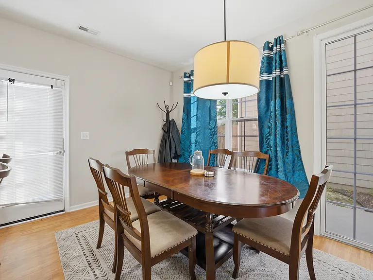 5325 Brinsley Ln — Photo 7
