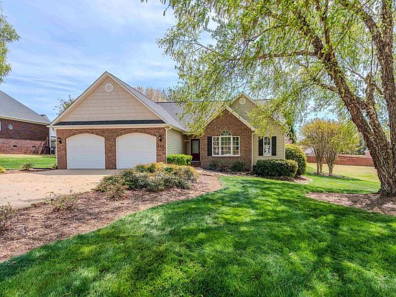 3rd image of 459 Cobblestone Dr