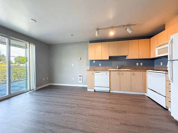 2nd image of 5200 Roosevelt Way NE #11423524