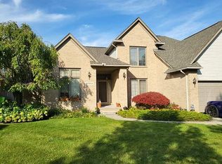 38964 N Pointe Pkwy, Harrison Township, MI 48045
