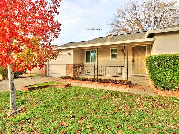3rd image of 2415 Brentley Dr