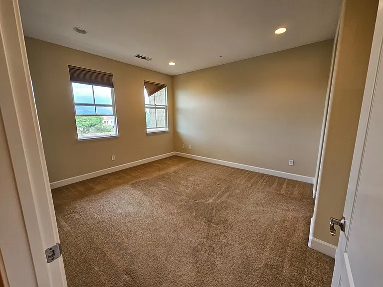 205 Pender Ln — Photo 12
