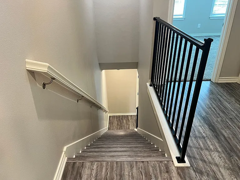 1655 S Kennedy Ave — Photo 12