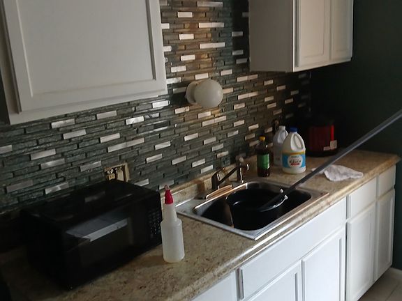 3rd image of 5582 Lakeview Ave