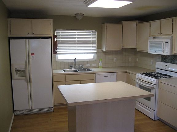 3rd image of 212 N Washington St