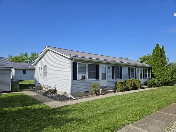 3rd image of 612 N Wagner Ave